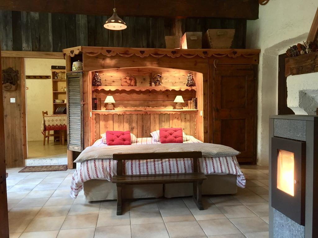 Meolans-Revel Les Means Bed & Breakfast エクステリア 写真